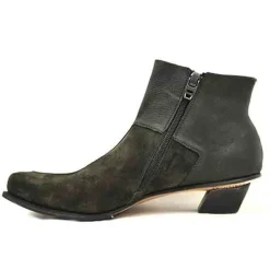Boots*CYDWOQ Architect