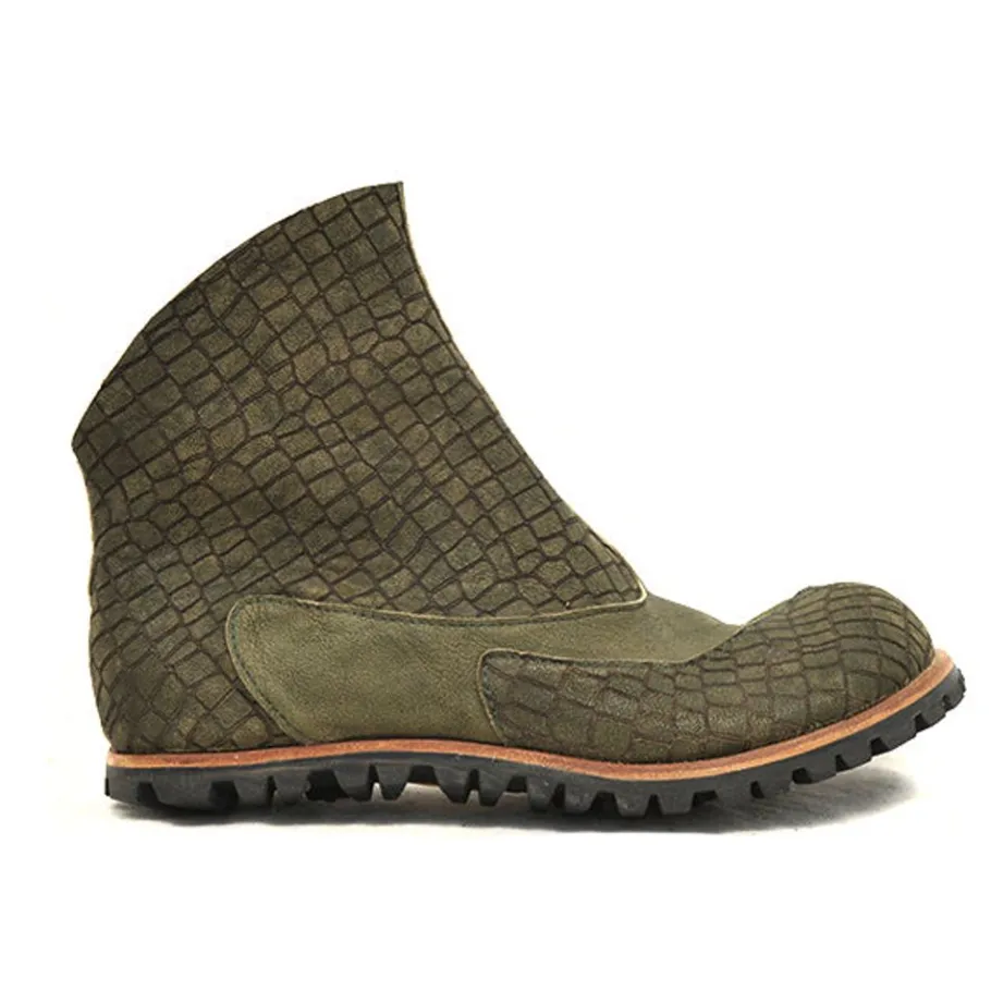 Boots*CYDWOQ Beta-V
