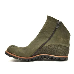 Boots*CYDWOQ Beta-V