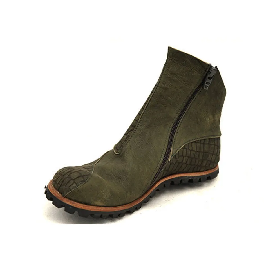 Boots*CYDWOQ Beta-V