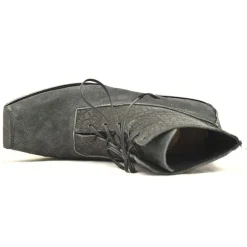 Boots*CYDWOQ Command