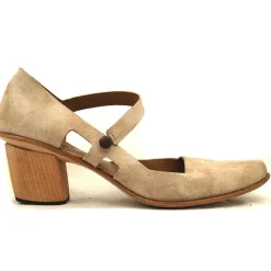 Shoes*CYDWOQ Compound