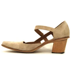 Shoes*CYDWOQ Compound