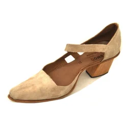Shoes*CYDWOQ Compound