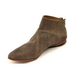 Boots*CYDWOQ Corbel