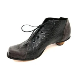 Shoes*CYDWOQ Display