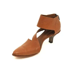 Shoes*CYDWOQ Facade