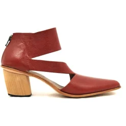 Shoes*CYDWOQ Facade