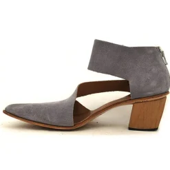 Shoes*CYDWOQ Facade
