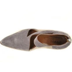 Shoes*CYDWOQ Facade