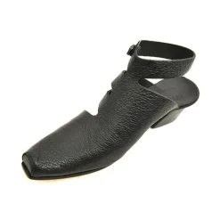 Sandals*CYDWOQ Fiction
