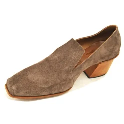 Shoes*CYDWOQ Literary