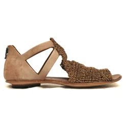 Sandals*CYDWOQ Lounge