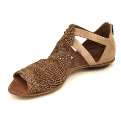 Sandals*CYDWOQ Lounge