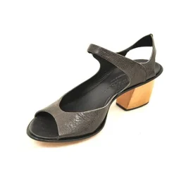 Sandals*CYDWOQ Metro
