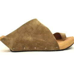 Sandals*CYDWOQ Passenger