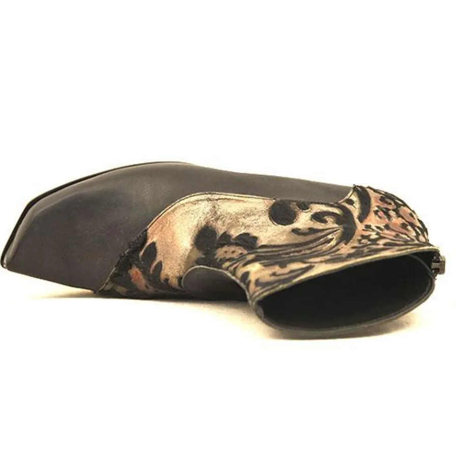 Boots*CYDWOQ Pin