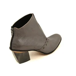 Boots*CYDWOQ Resist