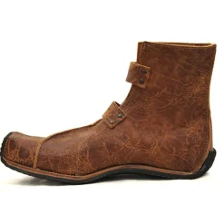 Boots*CYDWOQ Runway