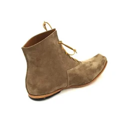 Boots*CYDWOQ Seat