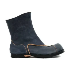 Boots*CYDWOQ Statue