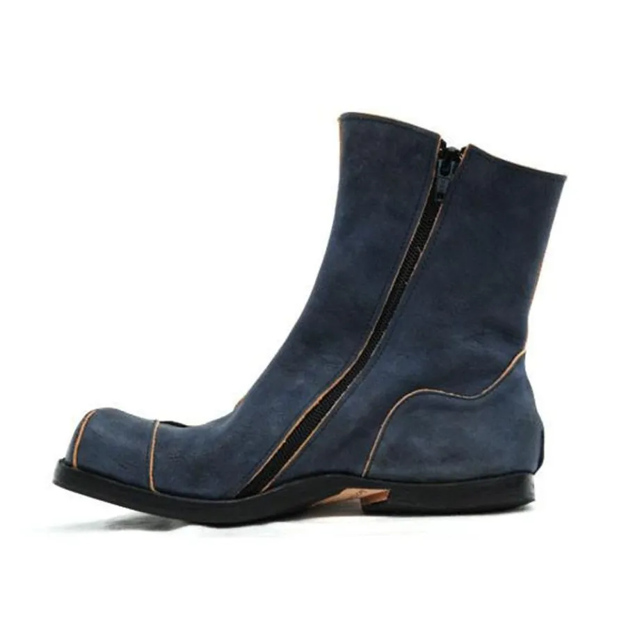 Boots*CYDWOQ Statue