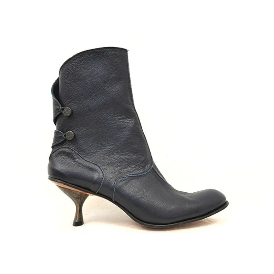 Boots*CYDWOQ Tango