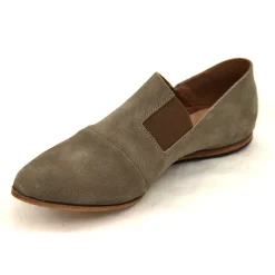 Shoes*CYDWOQ Terminal